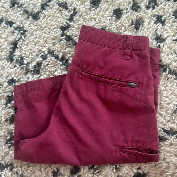 VOLCOM Shorts Size 30. - Picture 3 of 3